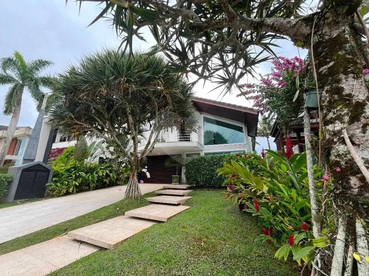 Condomínio com 6 quartos à venda em Vista Linda - SP