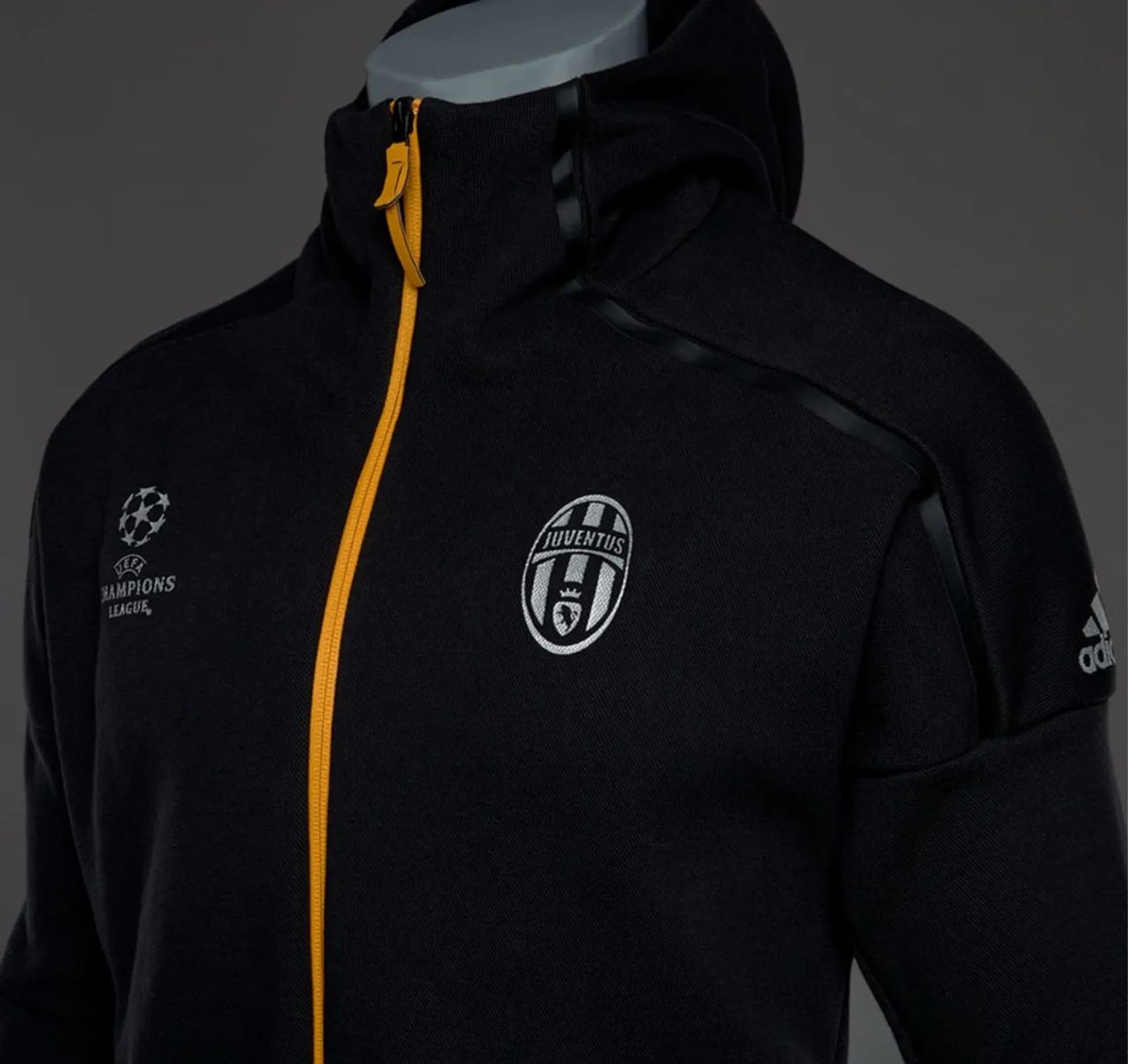 Agasalho Adidas Juventus Champions League 2016/2017 - Foto 2