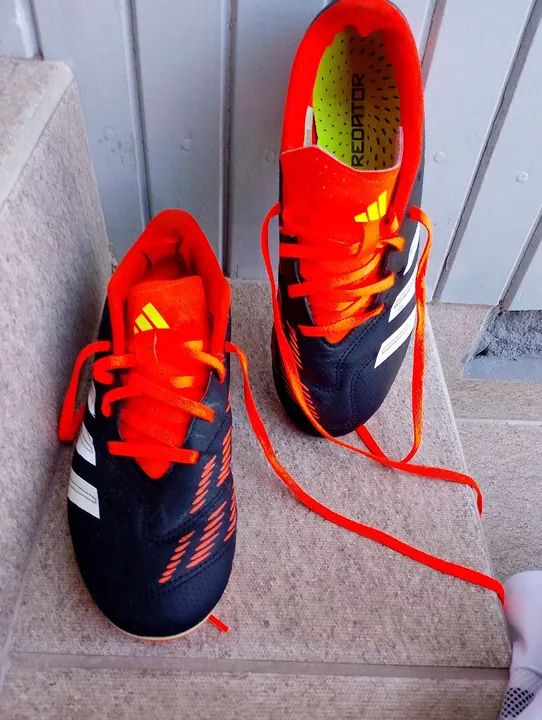 Chuteiras de Futebol Adidas - Tamanho 38 - Foto 5
