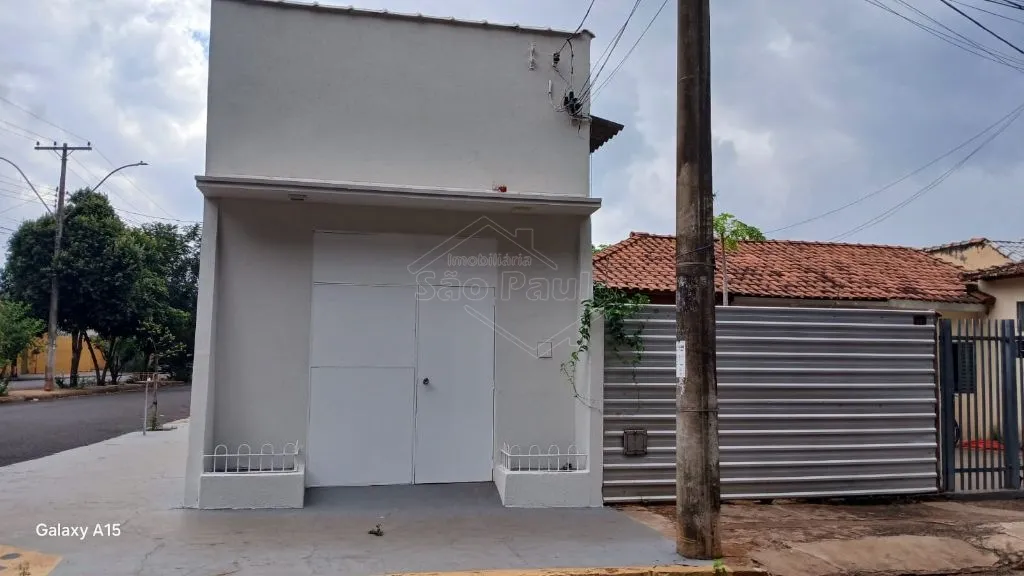 Locação de Comercial / Salão na cidade de Santa Lúcia