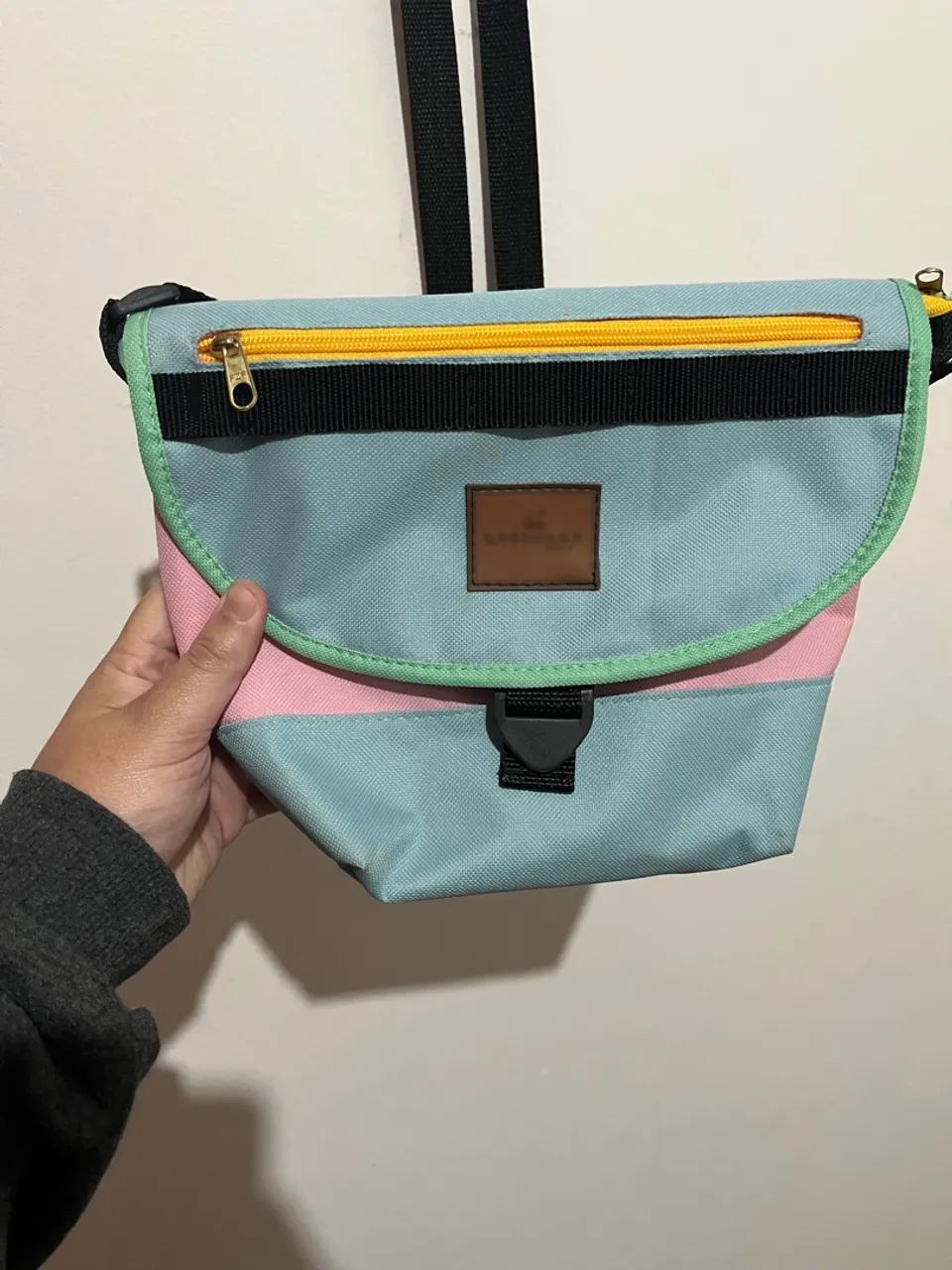 Bolsa Colorida com Design Moderno - Foto 2