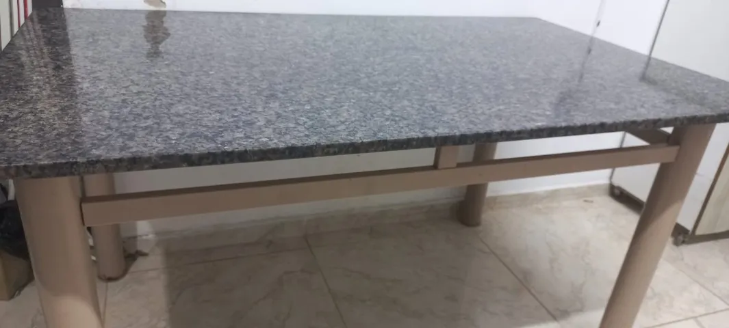 Mesa de mármore