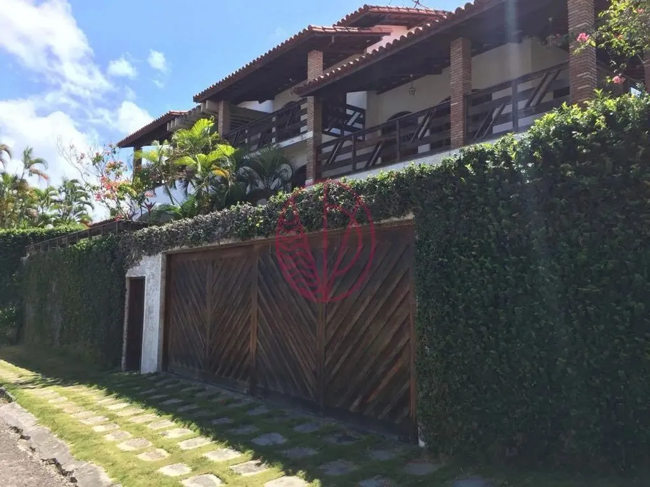 Casa em Itaigara - Para fins comerciais ou residencial