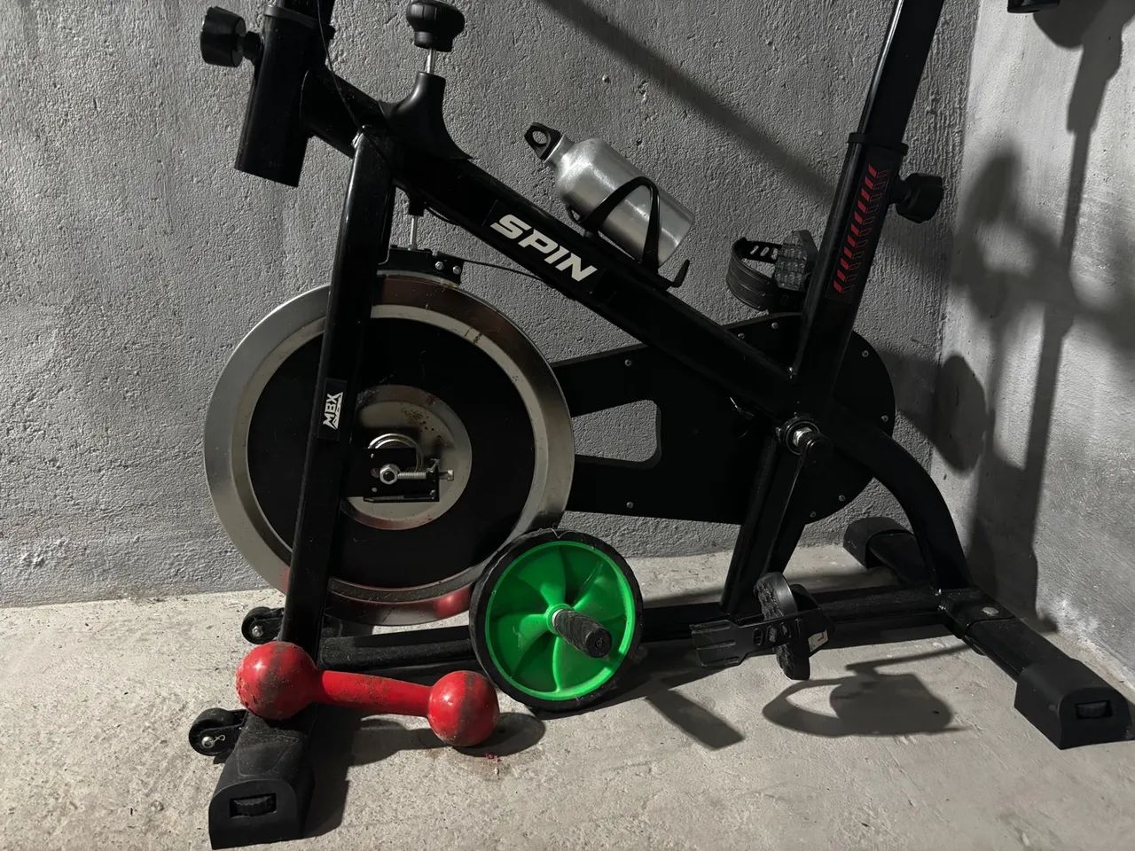 Bicicleta Ergométrica Usada apenas 3 vezes  - Foto 3