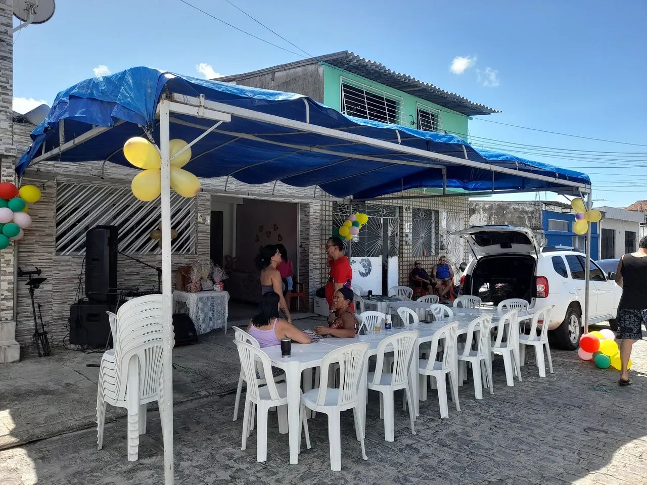 Vendo este toldo Área externa com cobertura e mesas para festas