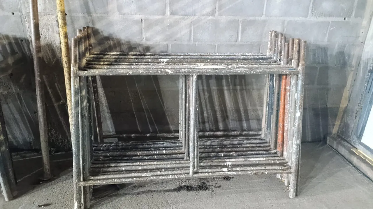 Vendo 20 peças de andaimes 1.5 metro