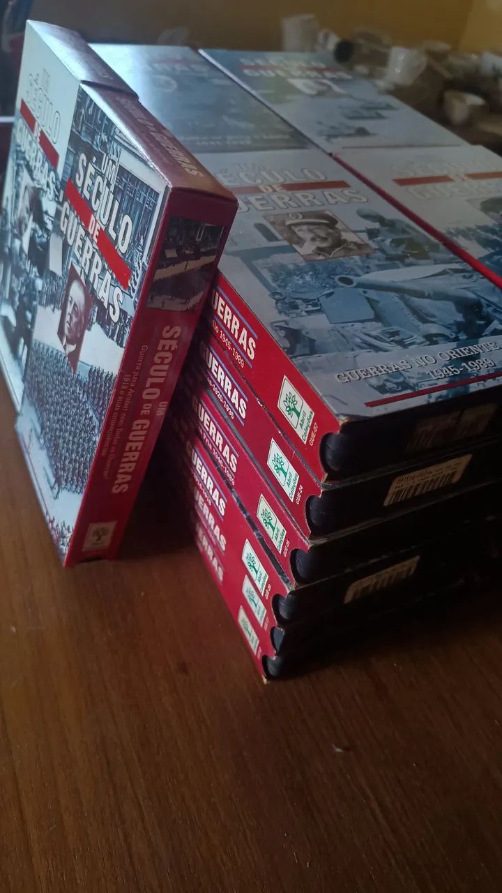 coleção de VHS  "Um Século de Guerras". 26 fitas  - Foto 2