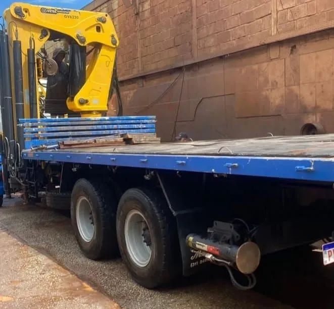 Ford cargo 2629 carroceria munk 6x4 Ano 2015 - Foto 3