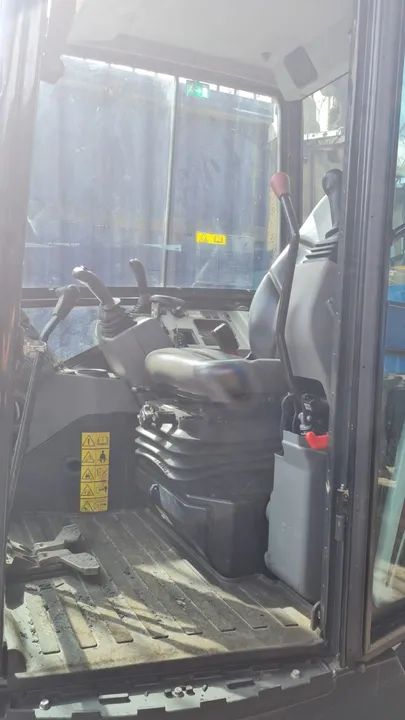 Miniescavadeira Marca Bobcat E35z 2022 1370h Ar-cond+est Aço - Foto 4