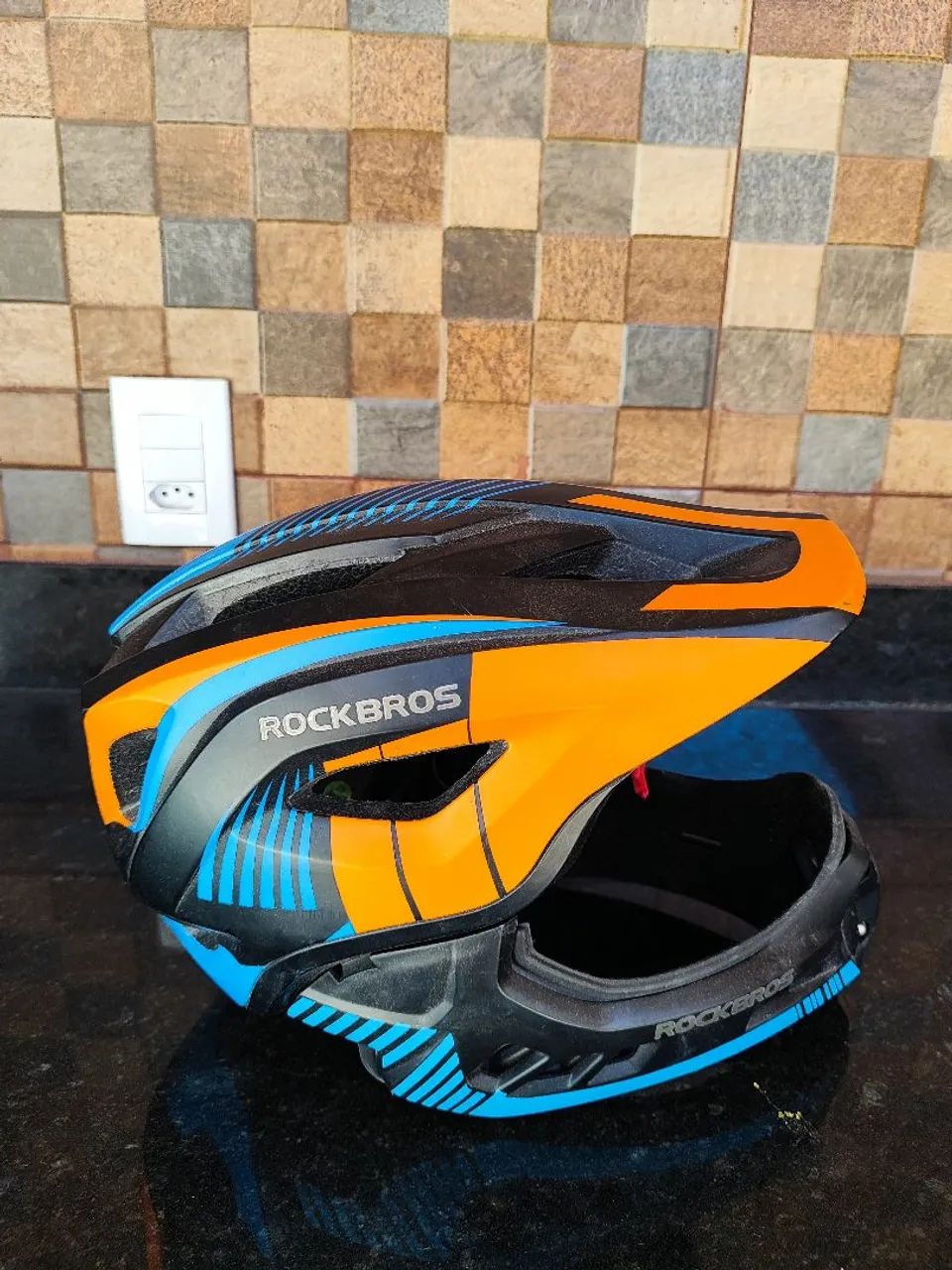Capacete MTB Rockbros com queixeira removível - Foto 5