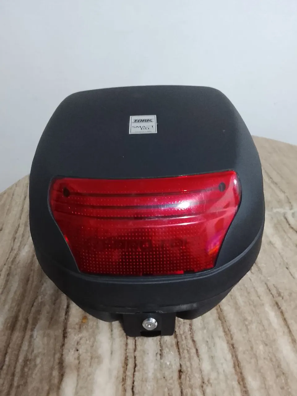 Baú para moto com refletor bauleto