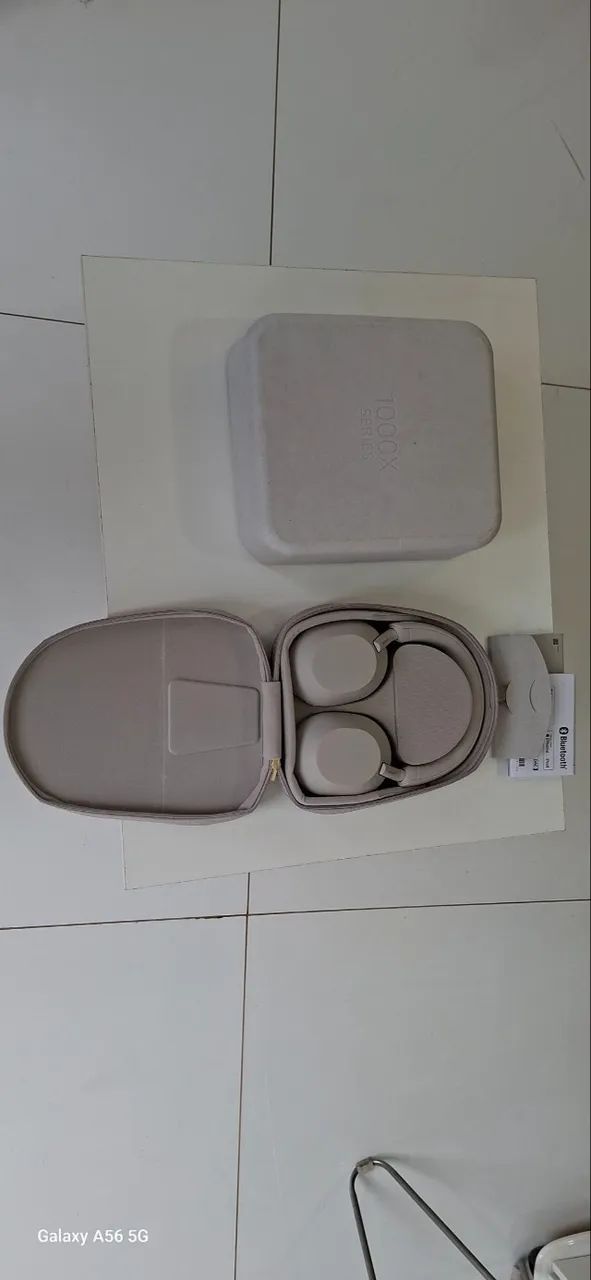 Fone de ouvido Sony Wh-1000xm5, pouquíssimo usado 
