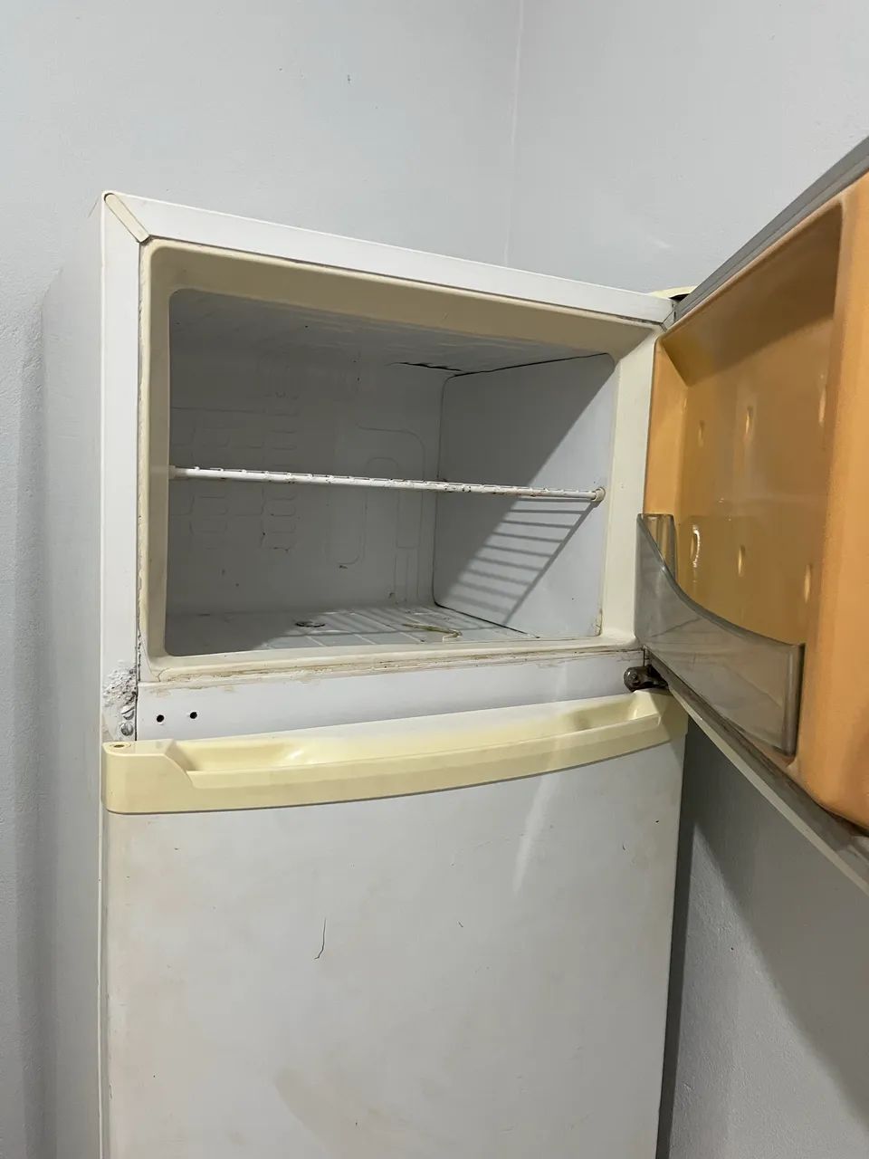 2 geladeiras com defeito  - Foto 4