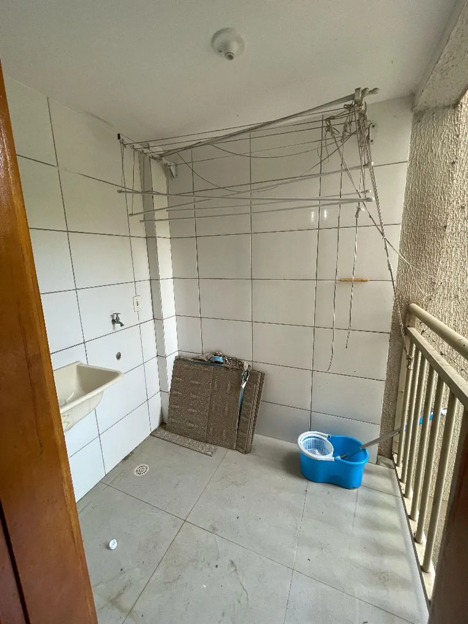 Apartamento 2 quartos sendo 1 suíte.