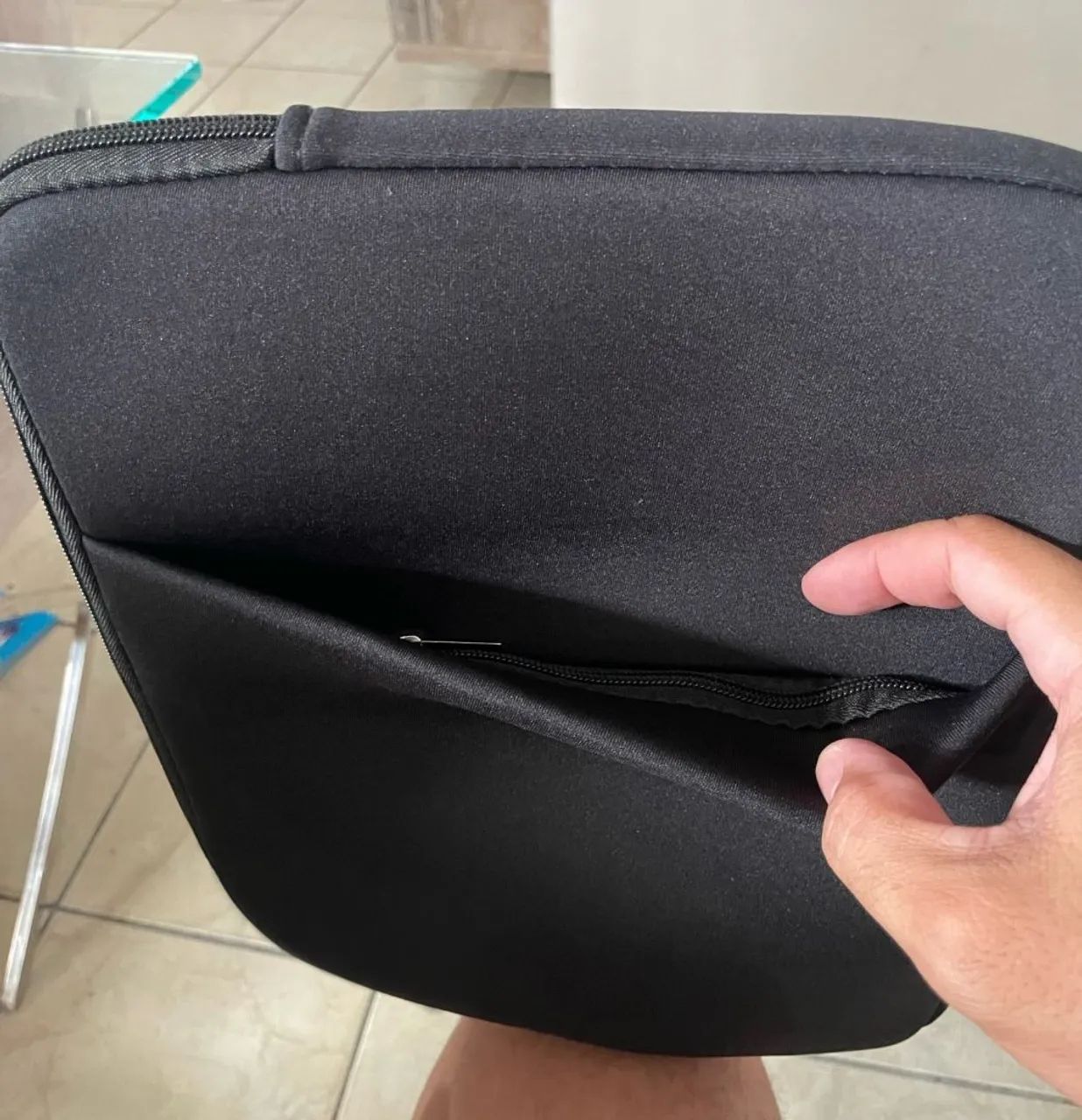 Capa notebook com bolso extra com zíper acolchoada 15.6 e 13 polegadas NOVA - Foto 2