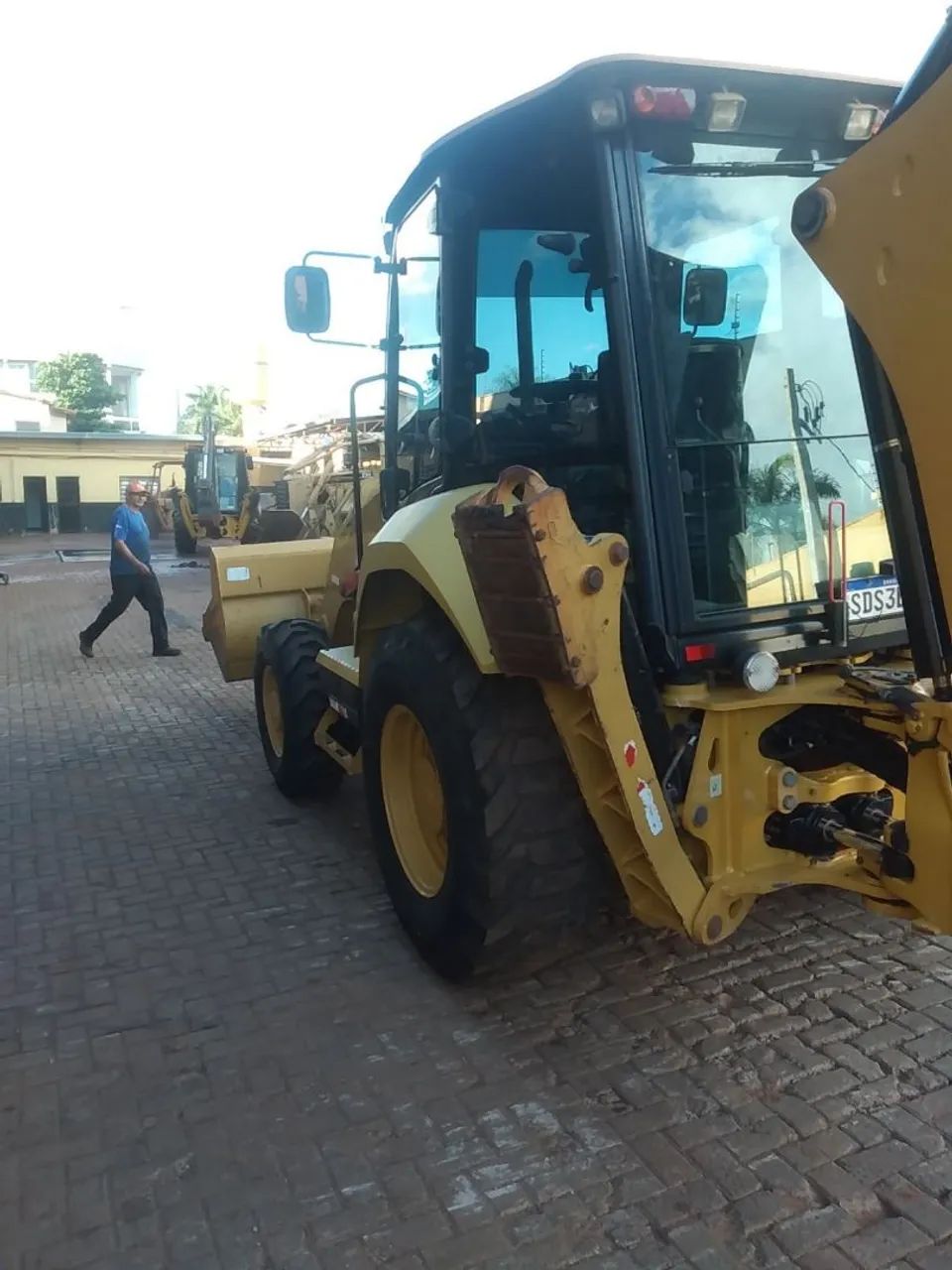 Retroescavadeira CAT 416 - Ano 2022 - Foto 3