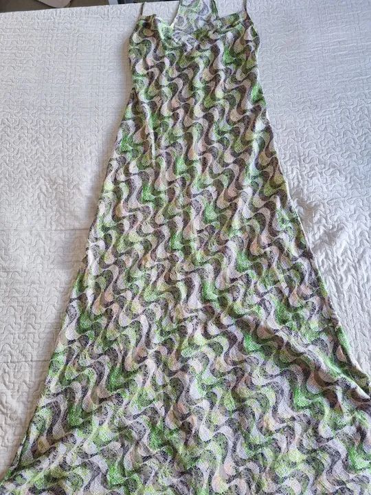 Vestido estampado verde e branco