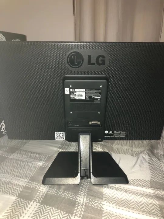 MONITOR LG 19?6 polegadas  - Foto 2