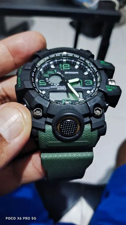 Smartwatch Digital com Design Esportivo