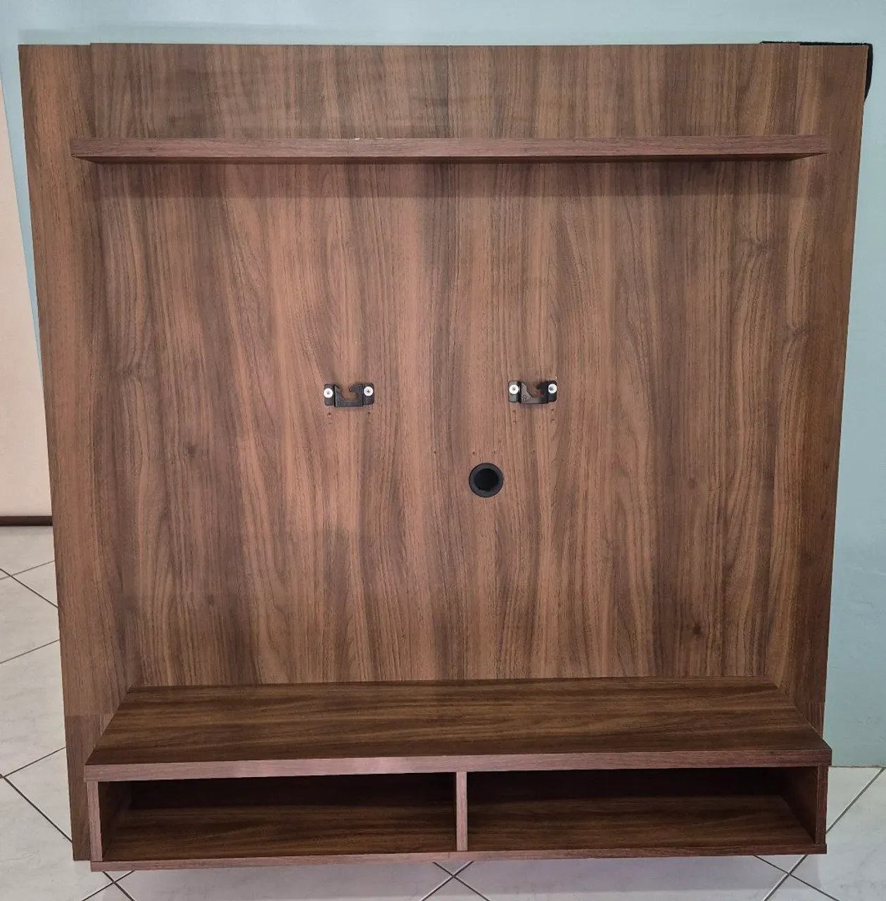 Painel para TV com suporte universal