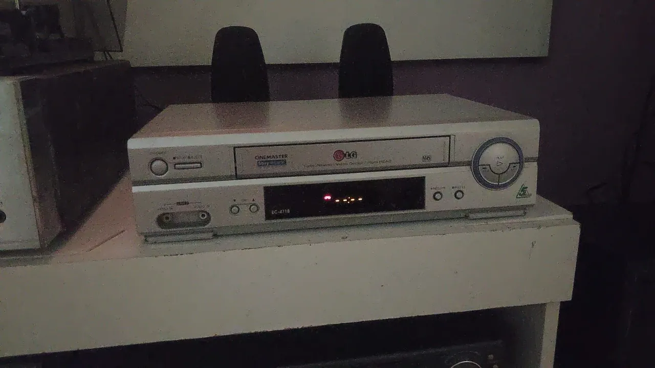 Vídeo Cassete LG EC-471B