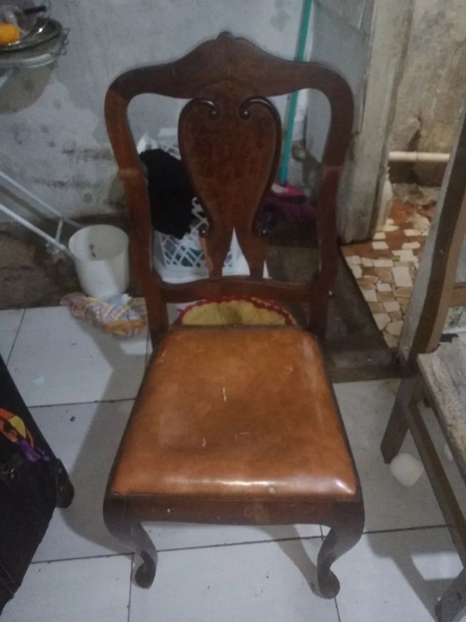 Cadeira antiga madeira  - Foto 2