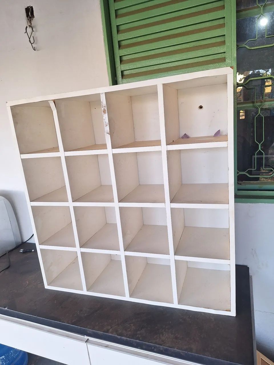 Display unit with 16 niches for beauty salon and others, 80 cm x 80 cm