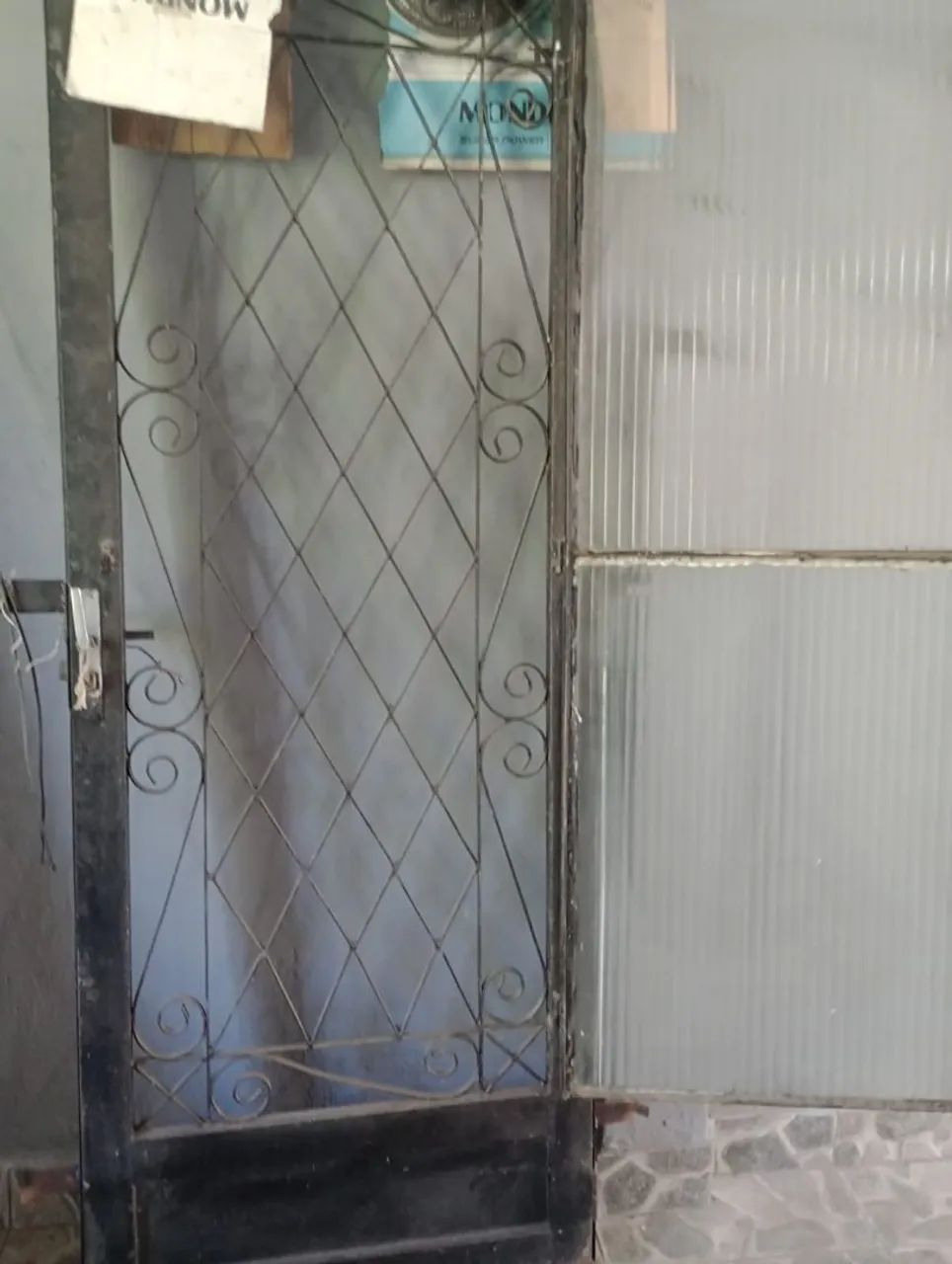 Porta de ferro