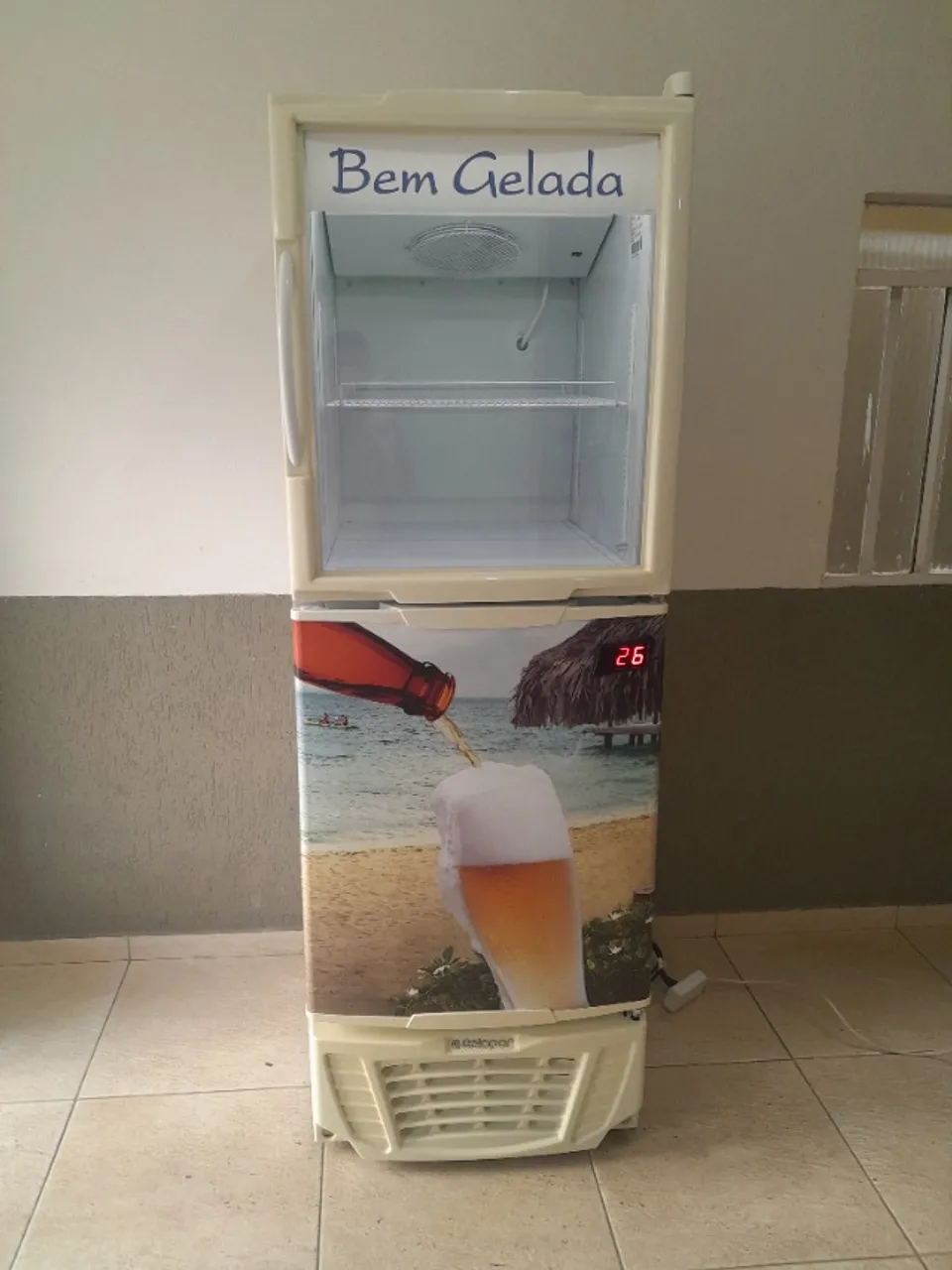 Cervejeira 2 portas 220v novinha