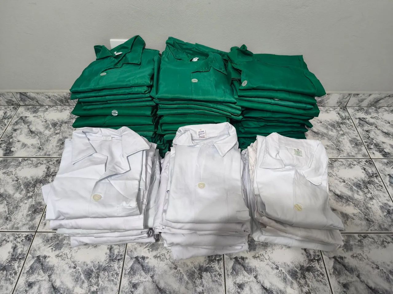 138 peças de uniforme profissional  - Foto 2