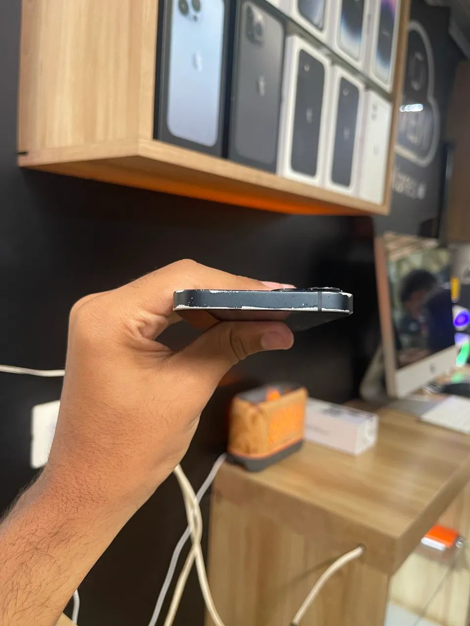 IPHONE 13 128 GB - MARCAS DE USO  - Foto 4