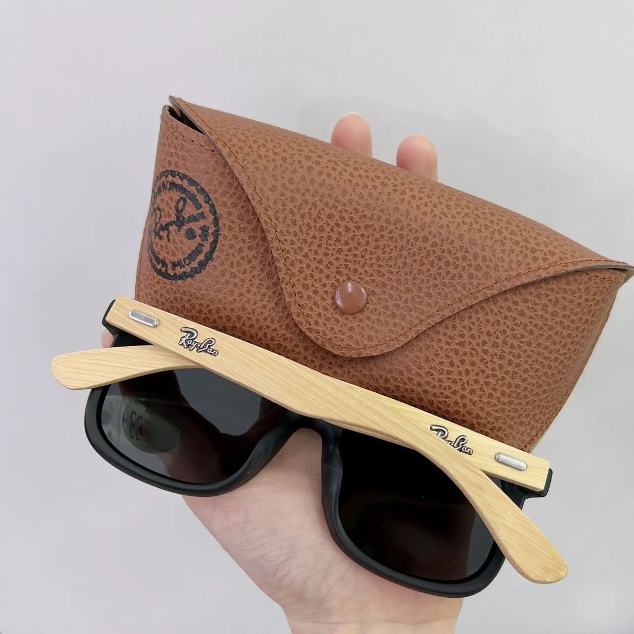 Óculos Completo com Case 