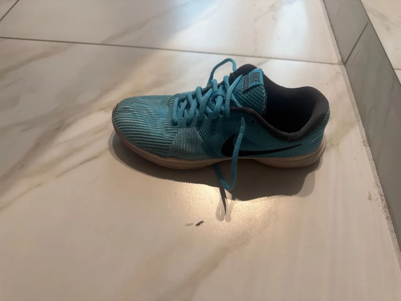 Tênis Nike azul tamanho 35/36