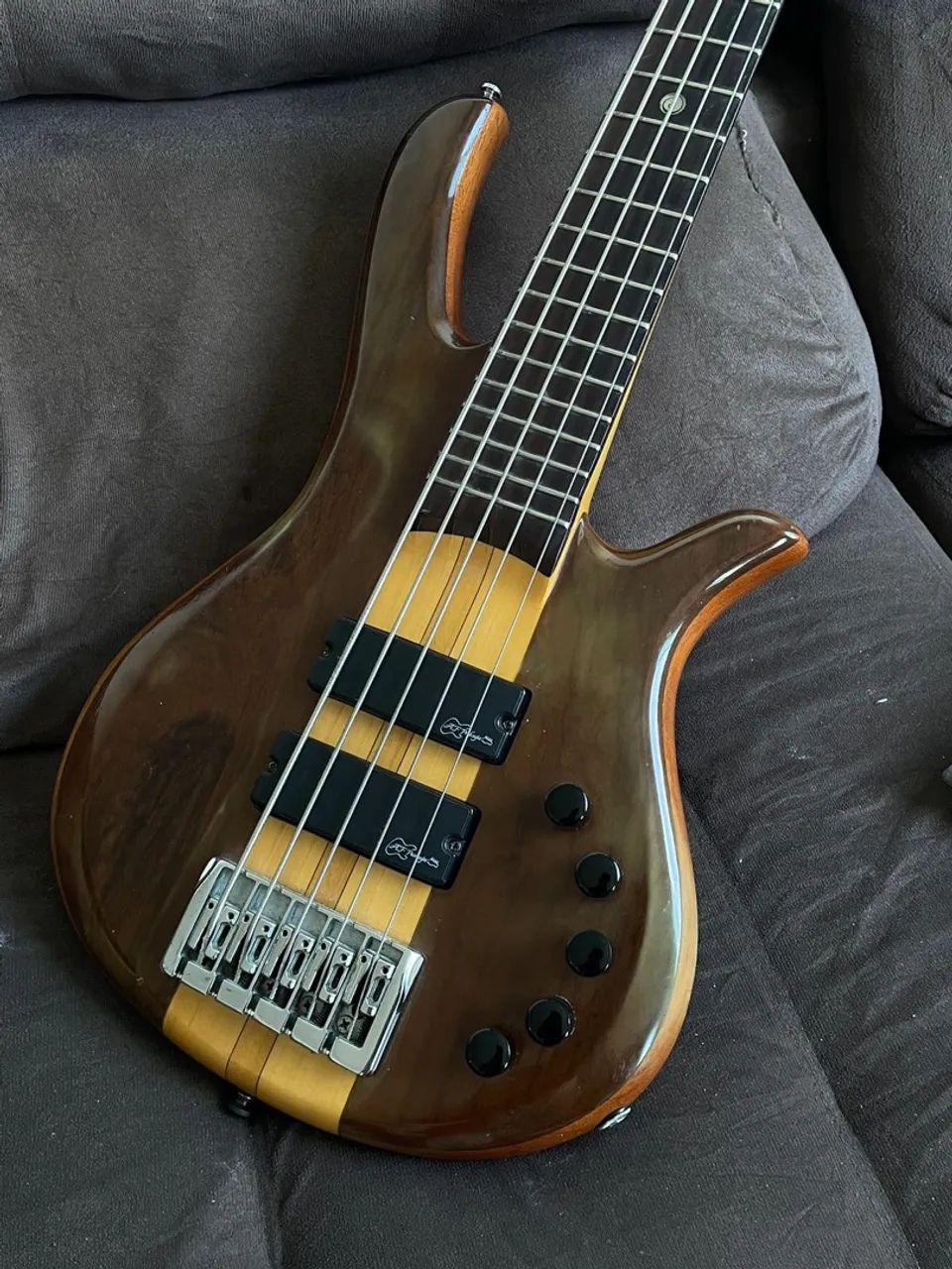 Baixo Elétrico 5 Cordas64306741591937121
