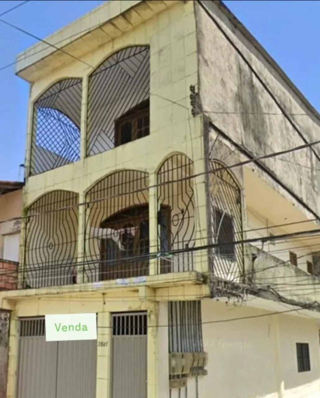 CASA AMPLA NA 14 DE ABRIL, 5 SUITES, 3 VAGAS DE GARAGEM + 5 kitnets alugadas. Ótima RENDA