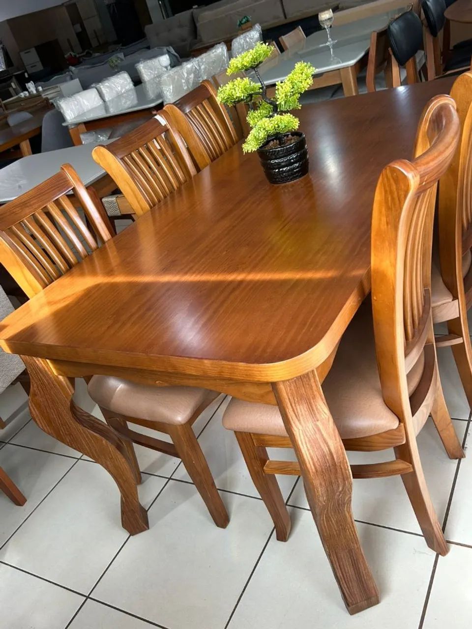 Mesa de Jantar em Madeira Maciça com 6 Cadeiras - Foto 4