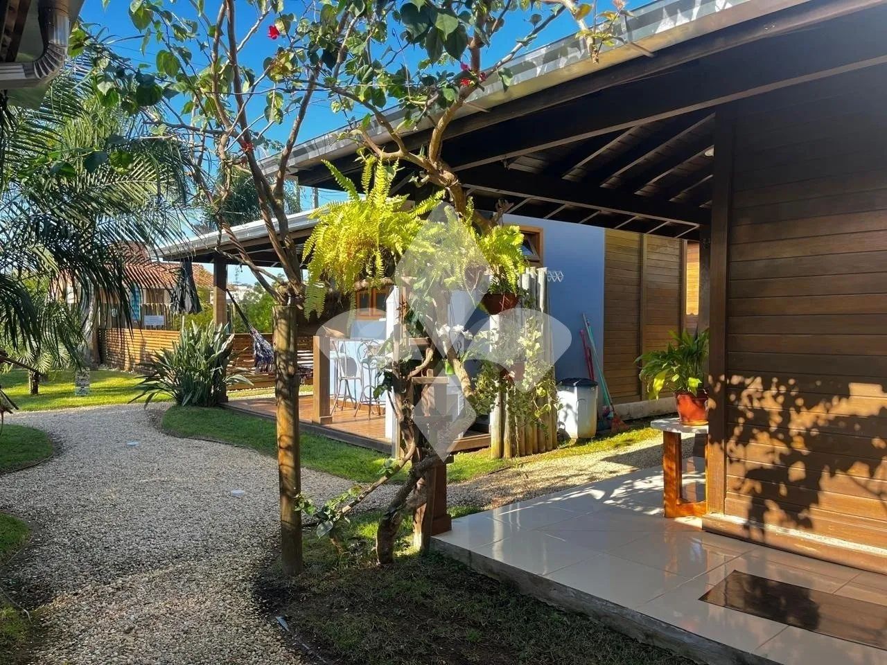Pousada à venda, 3 cabanas e 1 casa, Praia do Rosa, Imbituba-SC