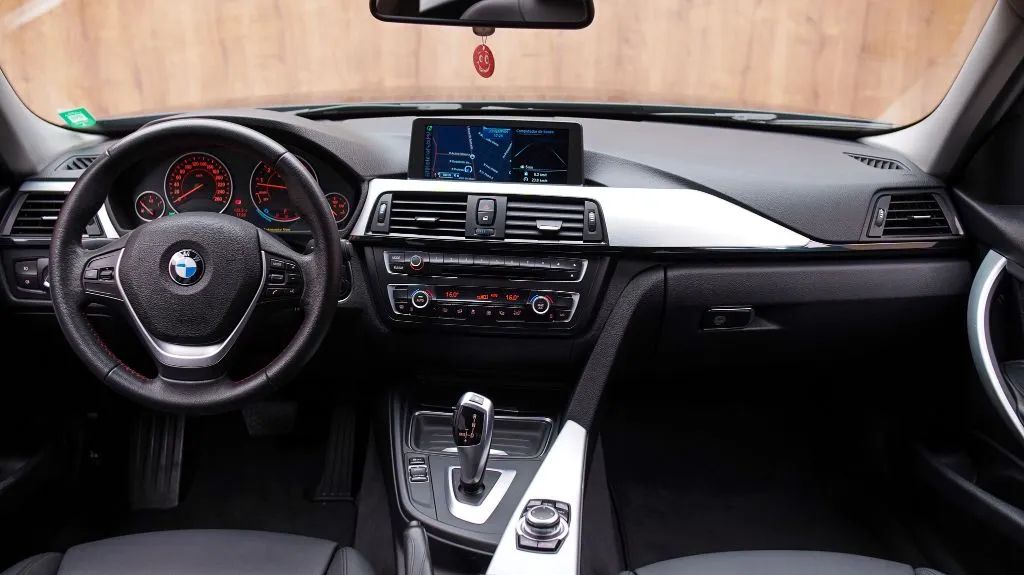 BMW 320I A 2.0 Turbo/activeflex 16V 184cv 4P 2014 - Foto 5