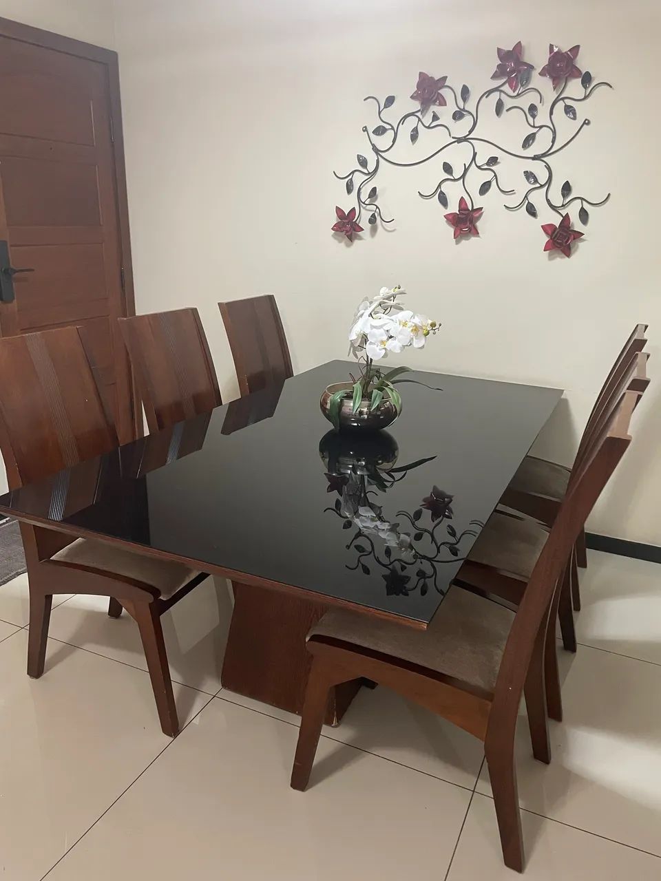 Mesa de jantar 2,00m com 6 cadeiras - Foto 4