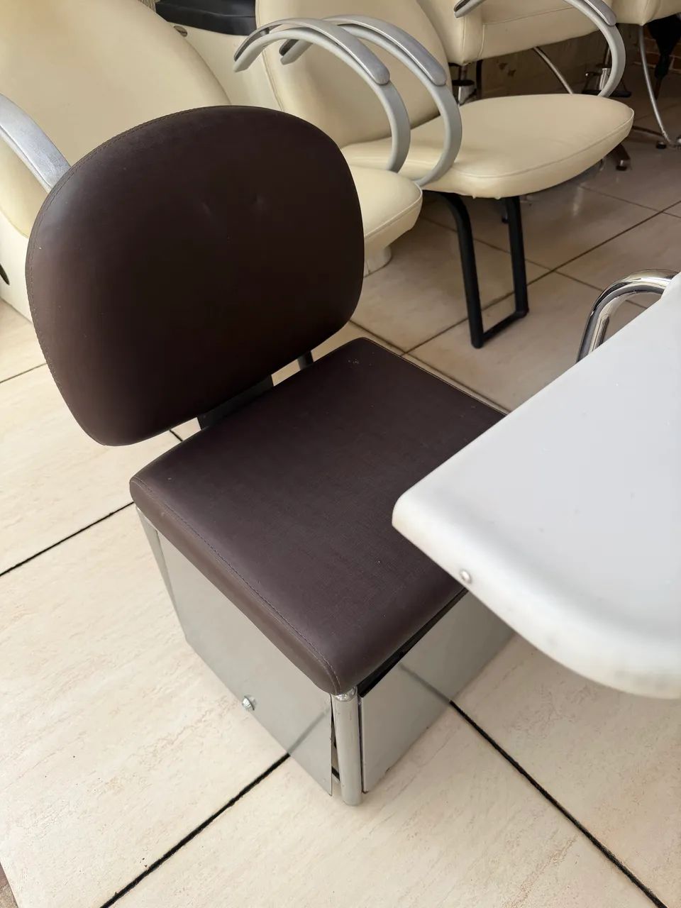 2 carrinhos de manicure Ferrante