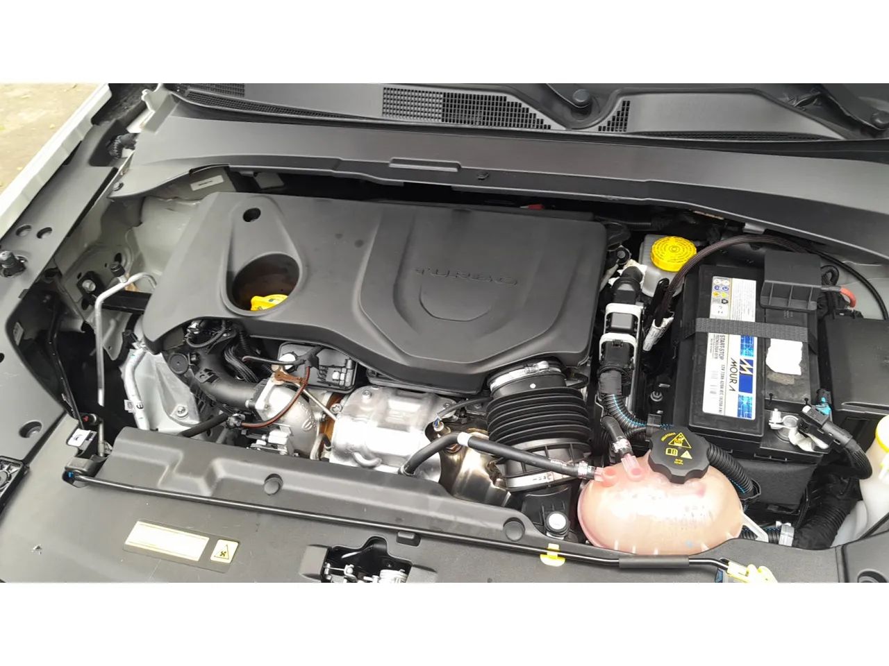 Jeep Commander Limited T270 1.3 TB Flex Aut., foto 15 de 16