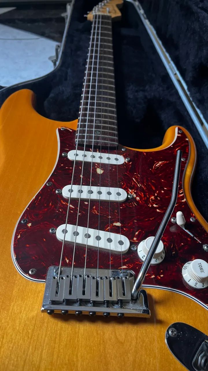 Fender Stratocaster American Deluxe - Instrumentos musicais - Vila
