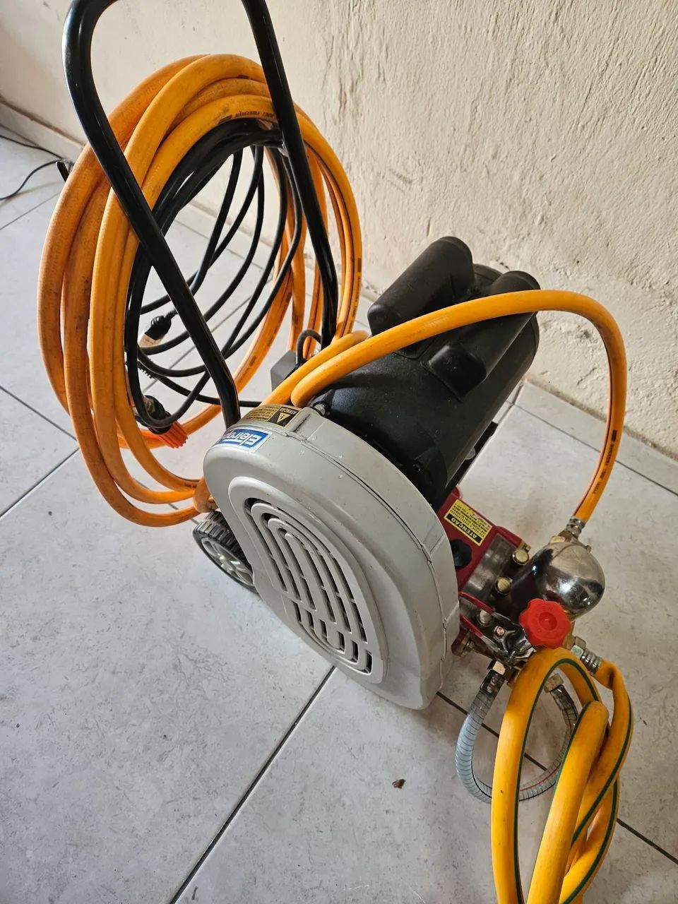 Lavadora de alta pressão 2CV mono bivolt - Foto 3