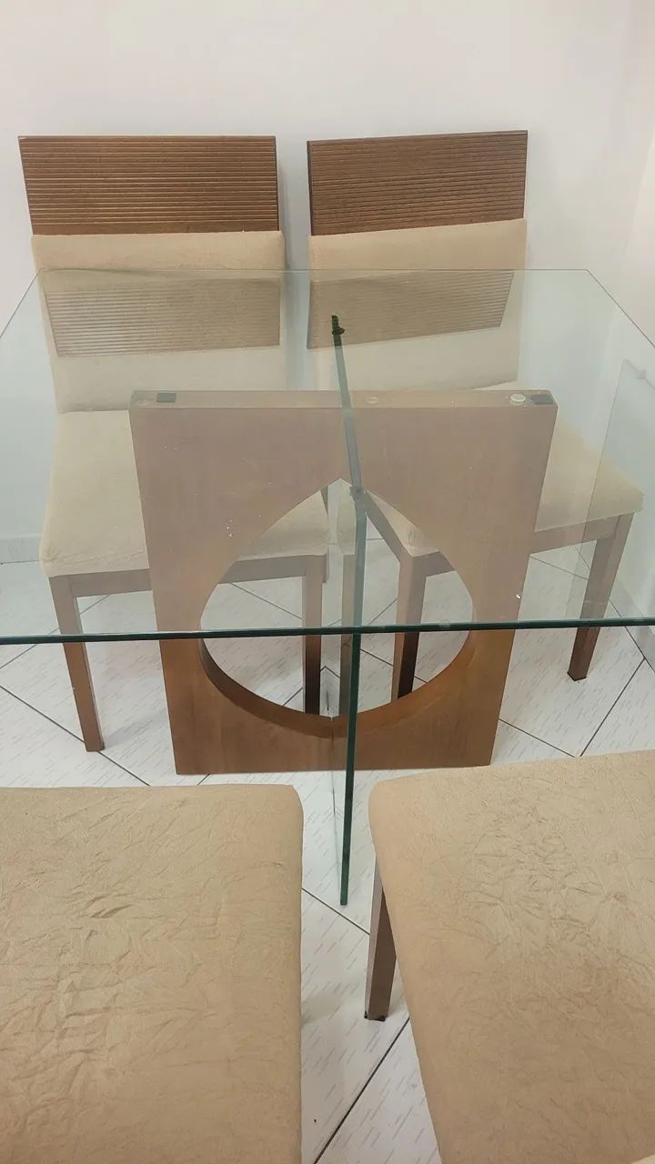 Mesa de vidro semi nova