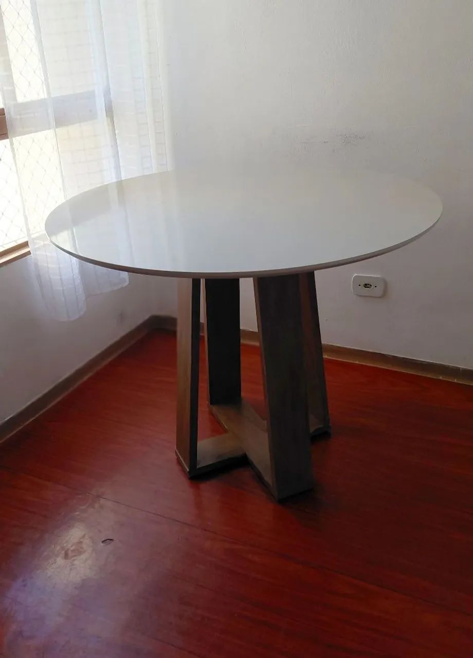 Mesa Redonda Dobuê Athenas Cedro / Off White