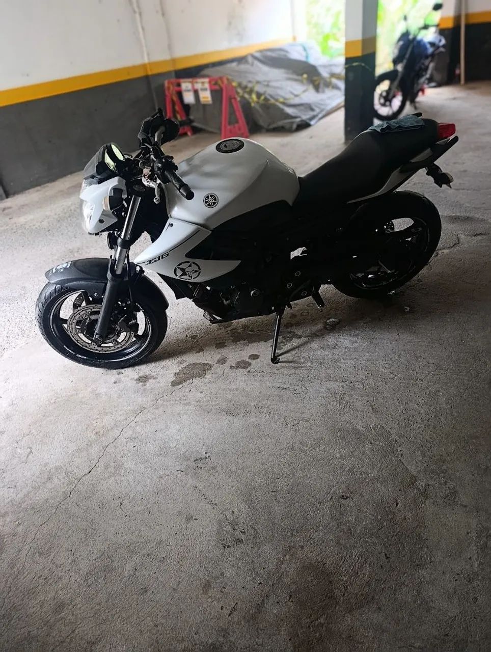 XJ6N 2013  - Foto 3
