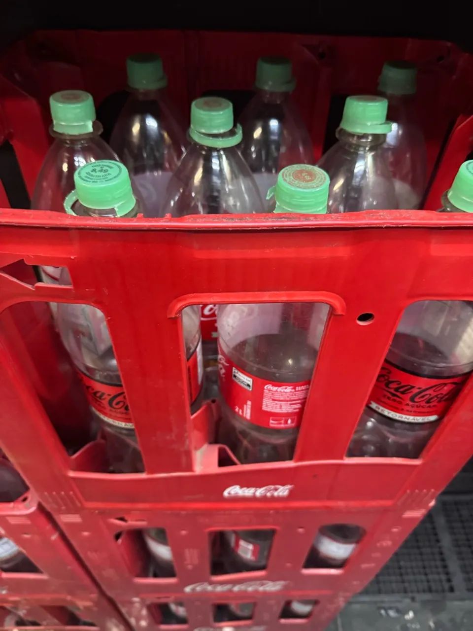 Caixa da coca cola retornável 2lt - Foto 3