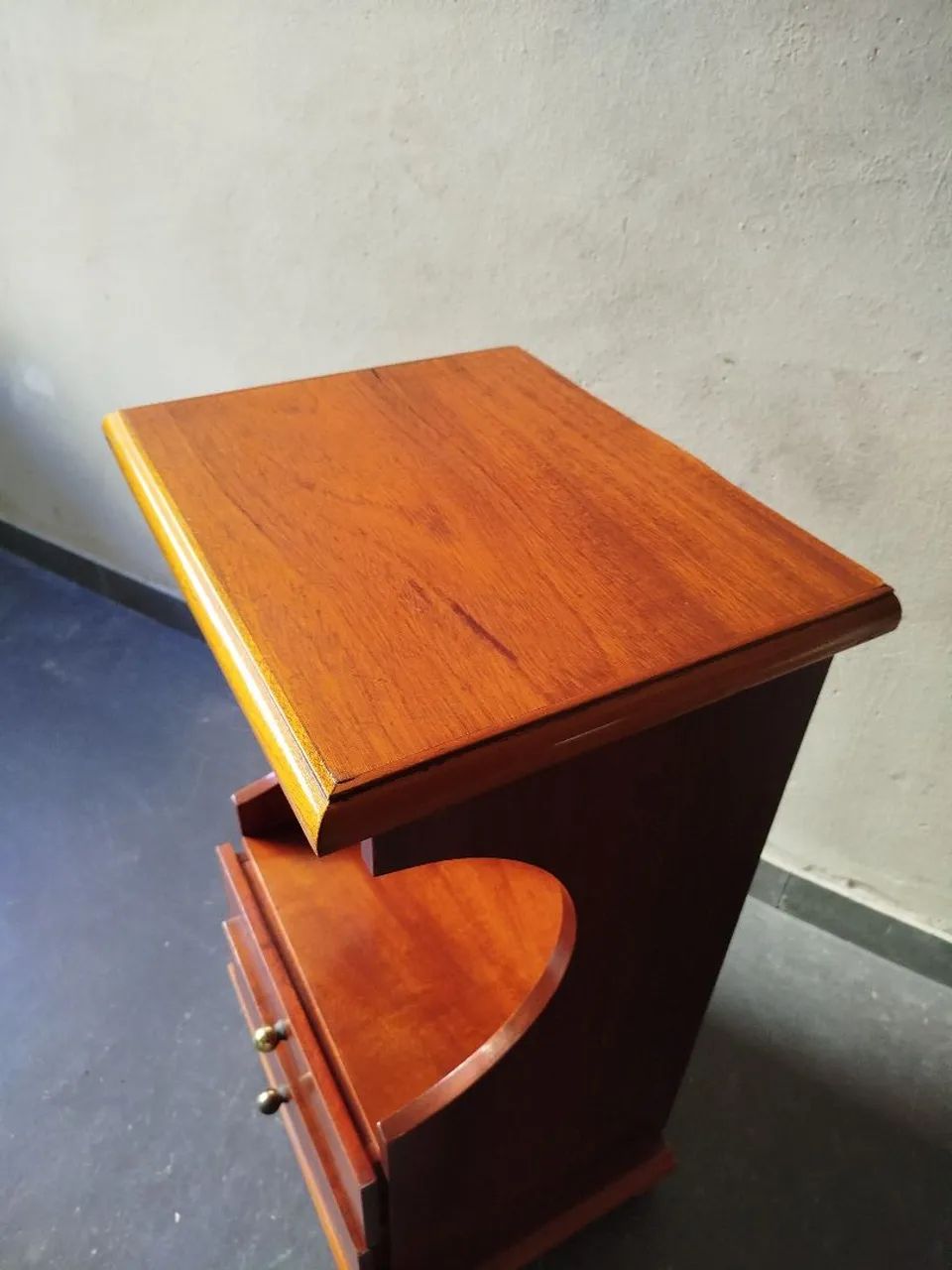 Mesa de cabeceira c/ 2 gavetas - Foto 4