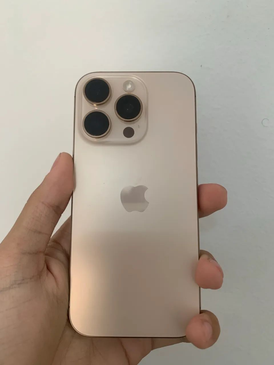 iPhone 16 Pro