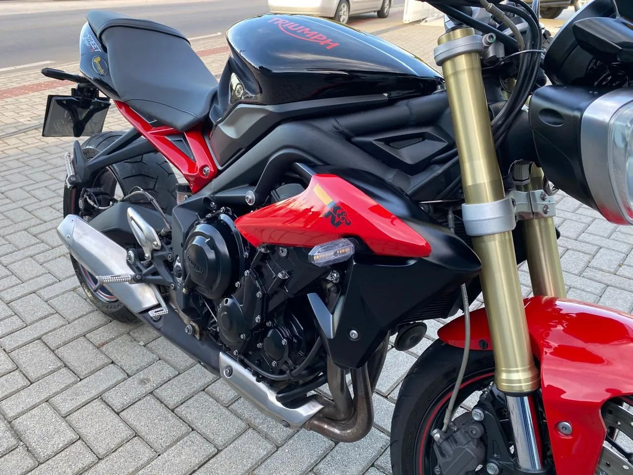 Triumph STREET TRIPLE 675 85 cc  - Foto 3